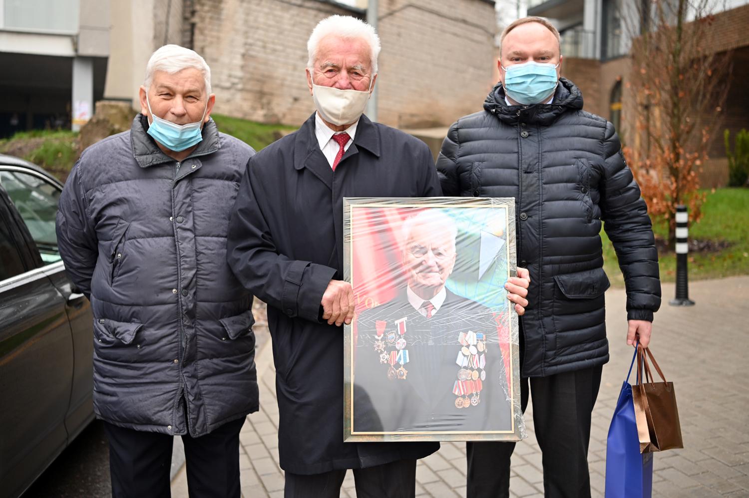 ����: obzor.lt