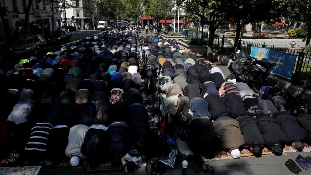 Руководитель МВД Франции: молитв на дорогах больше не будет