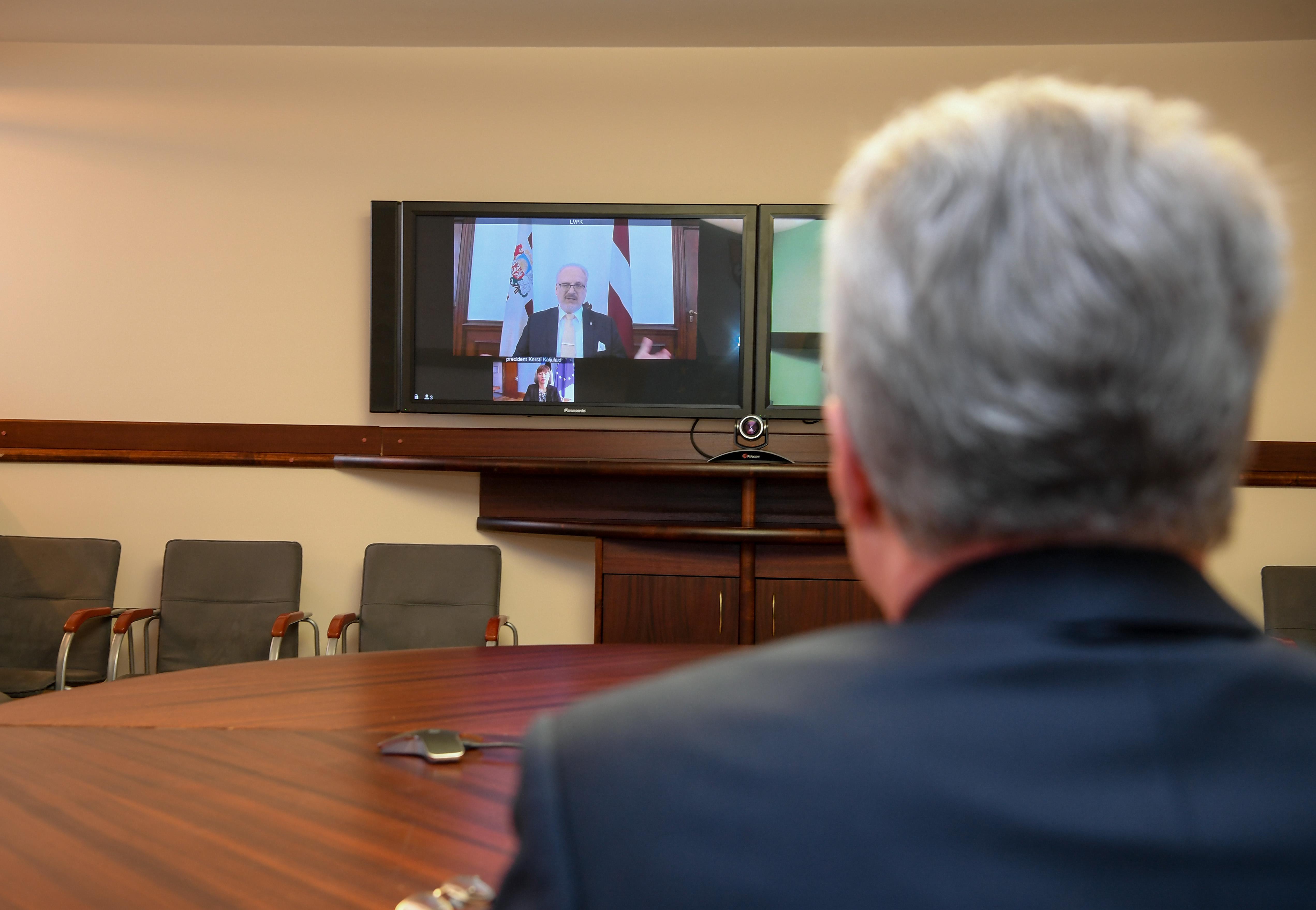 ����: obzor.lt