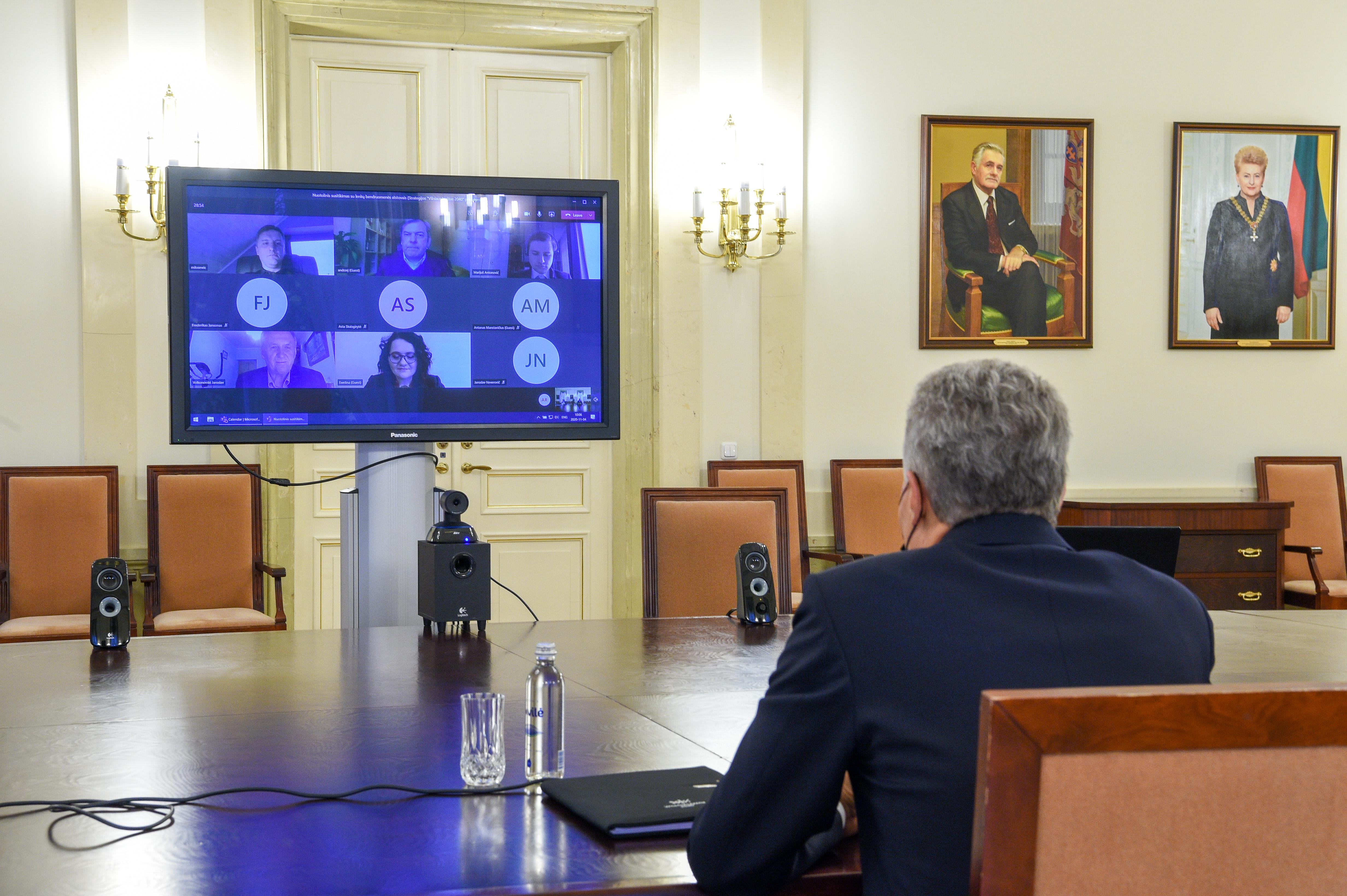 ����: obzor.lt