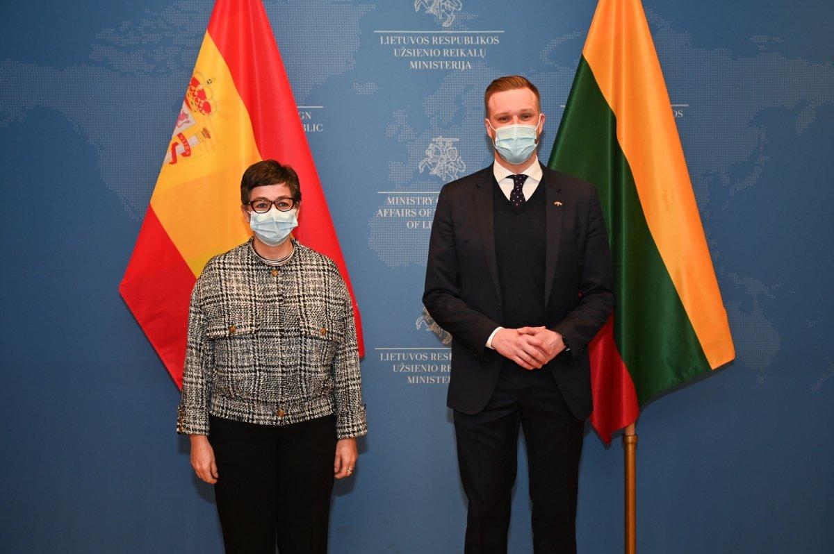 ����: obzor.lt