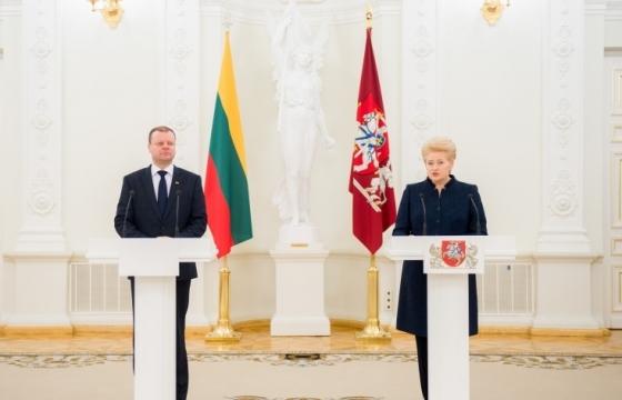 Президент не будет вмешиваться в схватку премьера и лидера социал-демократов