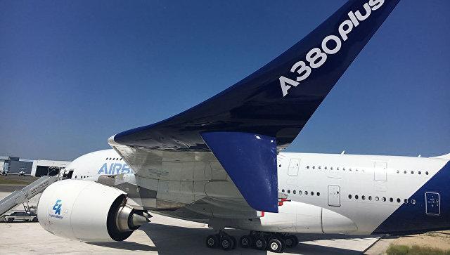 Airbus представил новую версию крупнейшего в мире пассажирского самолета