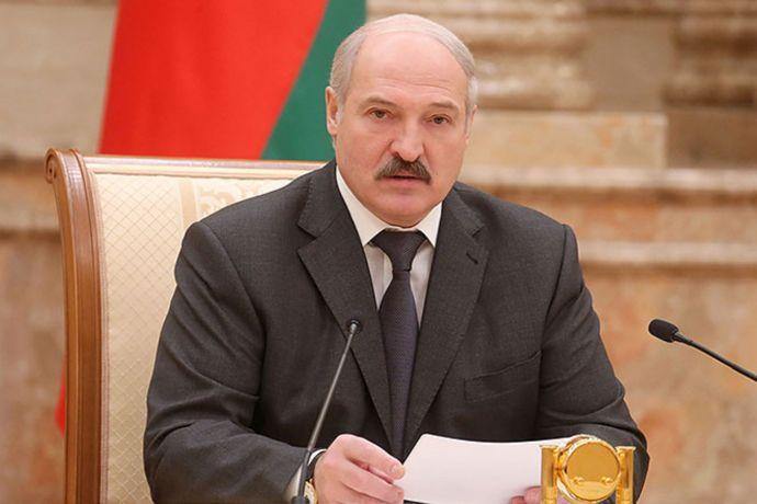 Лукашенко рассказал о готовности ввести белорусских миротворцев в Донбасс (видео)